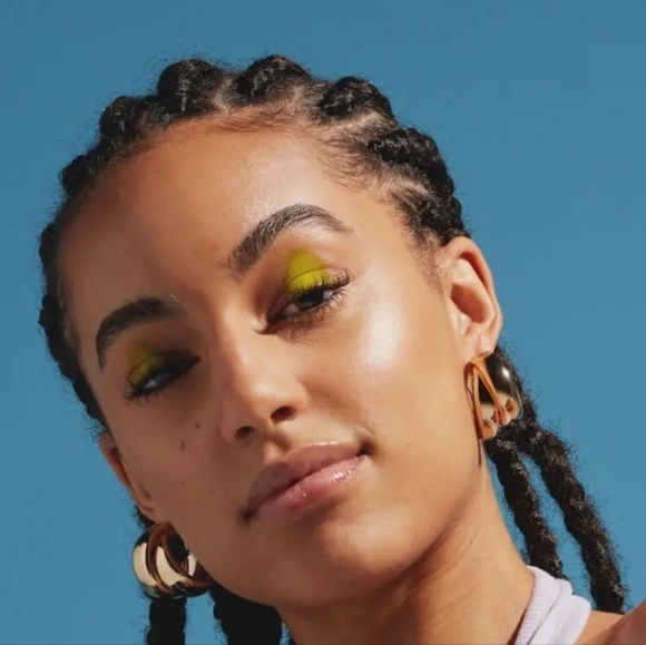 Illamasqua Hydra Setting Spray •100 ml - Picture 3 of 10